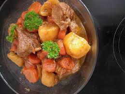 Saute De Veau Facile Aux Legumes Recette En 2020 Saute De Veau Recette Saute De Veau Fond De Veau