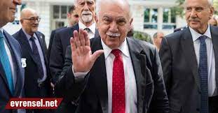 Aşiri sol cepheni̇n genç teorisyenlerinin en azilisi, en teşkilatçısı olan doğu peri̇nçek'ti̇r.(…) perinçek teröre karışmadığı halde, sırf emekçi halkı örgütlediği ve etkili bir. Dogu Perincek Kimdir Evrensel