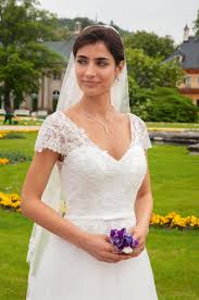 Brautkleider spitze a line v neck ärmellose elegant hochzeitskleid damen lang spitze illusion back brautkleider brautmode rückenfrei weiß vintage brautkleid abendkleider. Brautkleid Inga By Kleemeier Kollektion 2020 Hochzeitskleid Style Wedding Dress Glamourose Hochzeitskleider Brautkleid Brautmode