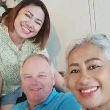 Bill Gates: Climate change advocate with a very high carbon footprint? 🛩️  Gates owns 4 private jets worth $194M, flying more than once a day