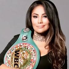 Una Barby guerrera: la boxeadora mexicana Mariana Juárez se prepara para  pelear