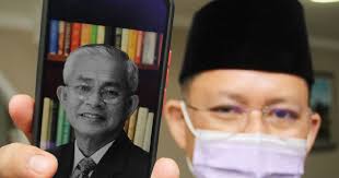 1950 cikgu mansor adabi dkahwinkan dengan natrah maarof atau nama lamanya bertha hertogh bagi menyelamatkan agama natrah. Pengasas Sekolah Kadir Adabi Meninggal Dunia