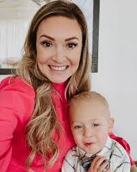 Kandice Morrison's Instagram, Twitter & Facebook