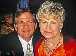 Robert Mountjoy's Instagram, Twitter & Facebook