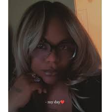 My wife: No one will ever know I got this dress at Ross for $7. Stranger: I  like your dress! My wife: "GIRLL, I GOT IT AT ROSS FOR Seven Dollars!!" 🤣