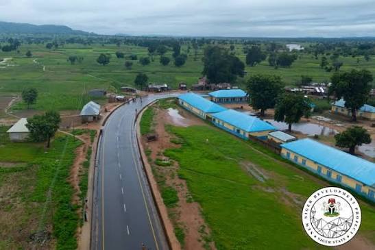 COMMISSIONING OF 5KM MUNYA TOWNSHIP ROAD & GROUNDBREAKING CEREMONY FOR 40KM  SINGLE CARRIAGEWAY MARARABAN DANDAUDU-GWADA-KUTA-RAFINKUKA-ZUMBA Niger State  Governor, Farmer Mohammed Umaru Bago, commissioned the 5KM Sarkin Pawa  Township Road constructed in ...