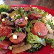 Southern Stir Fry Louisiana Hot Links With Broccoli Garlic White Onions Green Bellpeppers And Wild Mushrooms Over Bed Of Soul Food Healthy Recipes Recipes