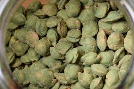 Wasabi ist auch als japanischer meerrettich aus dem asiatischen raum bekannt und gilt als gesund und appetitanregend. Wasabi Erdnusse In Teigmantel Reformhaus Gewurzstube Brantner