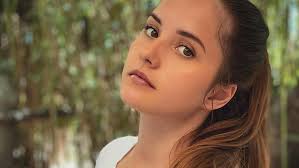 Ich freue mich hier auf twitter mein eigenes profil zu haben und euch immer neues berichten zu können. Davina Geiss 17 Ist Top In Form Enges Sport Outfit Begeistert Ihre Fans