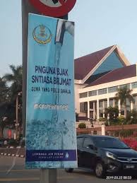 Air poster est né de l'envie de produire des formes hors du cadre de la commande, pour le plaisir de la recherche graphique et plastique, pour prendre l'air… Penjelasan Kenapa Poster Kempen Jimat Air Kerajaan Perak Guna Bahasa Singkatan Ameno World