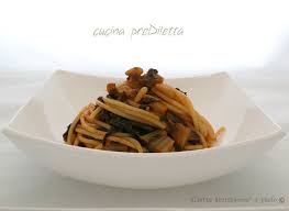 Spaghetti Con Lattuga E Pinoli Ricetta Ricette Idee Alimentari Spaghetti