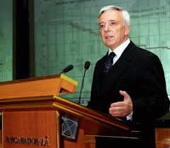 Și acolo au dat peste daniel zamfir. Mugur IsÄƒrescu CastigÄƒ Lunar Salariu Plus IndemnizaÅ£ie 13 601 Euro 04 08 2016 Bursa Ro