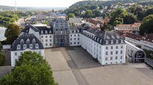 The first castle on this site is mentioned in historical sources of 999. Der Sommer Kommt Drohnenvideo Vom Saarbrucker Schlossplatz Saarnews
