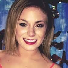 Amanda Oswald's Instagram, Twitter & Facebook