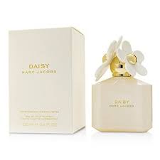 The essence of youthful spirit. Marc Jacobs Daisy Eau De Toilette Spray 50ml Germany