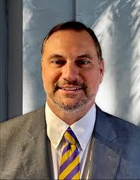 Ross Hoffman's Instagram, Twitter & Facebook