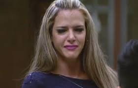 Sozinha e contra todos, Denise Rocha é o...