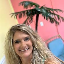 Tia Wilcox's Instagram, Twitter & Facebook