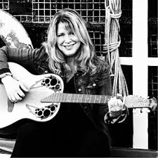 Amazon.com: Kiss Me in the Summertime : Pam Pryor: Digital Music