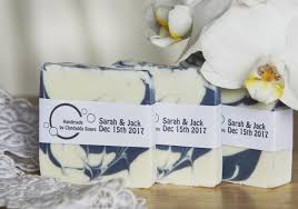 Ancora meglio se emana una delicata fragranza: Saponette Personalizzate Per Ogni Occasione Profuma Con Eleganza I Tuoi Eventi Olalla