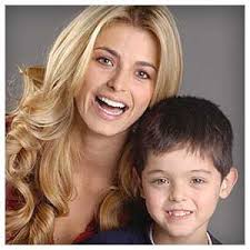 Sin embargo, se las ingenió, y de una manera sencilla pero muy especial, le dio la gran noticia. Juan Jose Narvaez Hijo De Cristina Hurtado