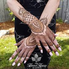 I M Still Feeling Summer Vibes And I Don T Want To Let Them Go Congratulations To Briana And Prasheev My Second Caucasia Hand Henna Mehndi Designs Henna