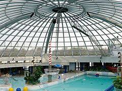 bij het zwembad mirandabad in amsterdam worden de binnen en buitenbaden gerenoveerd een deel van de technische installaties is toe buitenbad gebouwen zwembad