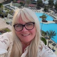 30+ "Lesley Barr" profiles