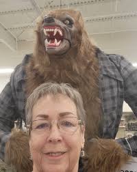 Hey everyone, I'm a new member. I thought I'd introduce myself. I started  reading Stephen King's books in 1976 after I read his book Salem's Lot and  I did watch that movie