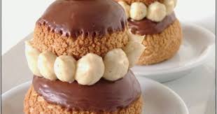 Religieuses Craquelin A La Creme Tonka Et Glacage Au Chocolat Le Blog De Patrick Dessert Glacage Chocolat Gateaux Et Desserts