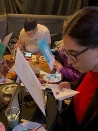 Así fué la previa del día del amigo en @resto_boris 🫶🏼✨ , Gracias por  brindar con nosotras y llenar de arte esa noche 🎨🖌️, Nos vemos en Agosto?  , #arte #vino #amigos #tucuman #noche