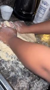 Pan al estilo nica #nicaragua🇳🇮❤️ riquisimo con cafecito  🥖🥨☕️ingredientes: 1 taza de leche 2 cucharadas de levadura 3 huevos media  taza de azucar media cucharada de sal una barra de margarina todo a ...