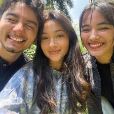 10 Momen Megan & Bryan Domani Rayakan Lebaran, Ada Mawar Eva