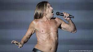 Iggy pop hits the daytime schedule with a seasonal sonic cocktail for christmas day. Gimme Danger Jarmusch Bringt Iggy Pop Ins Kino Filme Dw 27 04 2017