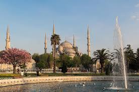 Utforsk den orientalske sjarmen til istanbul. Istanbul Bla Moske Tyrkia Religiose Monumenter Monument Arkitektur Moske Rolig Himmel Bla Gylden Time Pikist