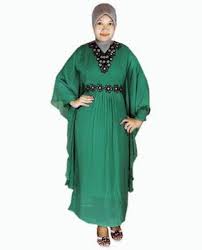 Meski gaun midi ini tidak menutupi tubuh hingga ke kaki, para muslimah yang mengenakan hijab masih bisa mengenakan gaun midi karena para hijaber dapat memadu padankan gaun midi dengan. Contoh Model Baju Muslim Gamis Untuk Orang Gemuk Terbaik Model Pakaian Gaun Lengan Panjang Baju Muslim