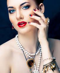 Foto Donna Che Indossa Gioielli Vintage, Immagini e Vettoriali