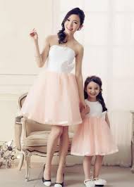 Landove vestiti mamma e figlia uguali abito stampa flori senza manica con volant. Buy Vestiti Eleganti Mamma E Figlia Cheap Online