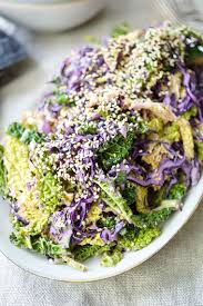 Shredded Cabbage Salad With Tahini Lemon Dressing Elle Republic Rezept Spitzkohlsalat Kohlsalat Kohlsalat Rezepte