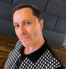 Kim Pelham's Instagram, Twitter & Facebook