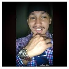 Aaron Holmes's Instagram, Twitter & Facebook