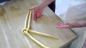 Apprendre A Tresser A 4 Branches How To Make A 4 Braided Brioche Bread Youtube