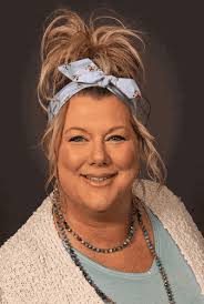 Victoria Looper's Instagram, Twitter & Facebook