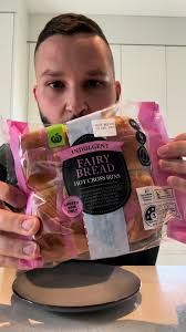 @Woolworths_au FAIRY BREAD FUNFETTI HOT CROSS BUNS #hotcrossbuns  #fairybreadhotcrossbuns #fairybread #easter #woolworths #woolies  #wooliesfinds #newatwoolies #australia #fyp #wooliesbakery #hcb ...
