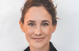 Caroline Heil's Instagram, Twitter & Facebook