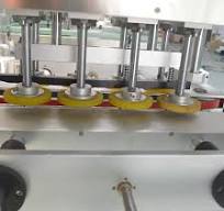 High Speed Automatic Plastic Bottle and Glass Jar Tracking Capping Machine