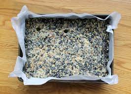 The glamorous pics below, is part of bird seed cakes is really a perfect option document which is labeled within bird food, unique ideas, bird food ideas, and published at november 4th, 2016 12:21:26 pm by. How To Make Homemade Birdseed Cakes