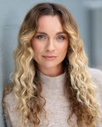 Ashleigh Barrett's Instagram, Twitter & Facebook