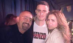 صور زوجه احمد السقا 2013,احمد السقا وزوجته بالصور 2013. ØµÙˆØ±Ø© ØªØªØ³Ø¨Ø¨ Ø¨Ø§Ù„Ù‚Ù„Ù‚ Ø¹Ù„Ù‰ ØµØ­Ø© Ø£Ø­Ù…Ø¯ Ø§Ù„Ø³Ù‚Ø§ ÙˆØ²ÙˆØ¬ØªÙ‡ Ø³ÙÙŠØ± Ø§Ù„Ø´Ù…Ø§Ù„
