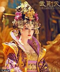 Am dm g c 在我的怀里 在你的眼里 a dm g c 那里春风沉醉 那里绿草如茵 am dm g c 月光把爱恋 洒满了湖面 a dm e am 两个人的篝火 照亮整个夜晚. æ­¦åªšå¨˜å‚³å¥‡ èŒƒå†°å†°è¯éº—é«®åž‹é€ åž‹ é ­é«®é€ åž‹ æ­¦å‰‡å¤© èŒƒå†°å†° äººæ°£é«®åž‹ æŒ‡å°–æ—¥å ± æ‰‹æ©Ÿç‰ˆ The Empress Of China Fan Bingbing China Girl